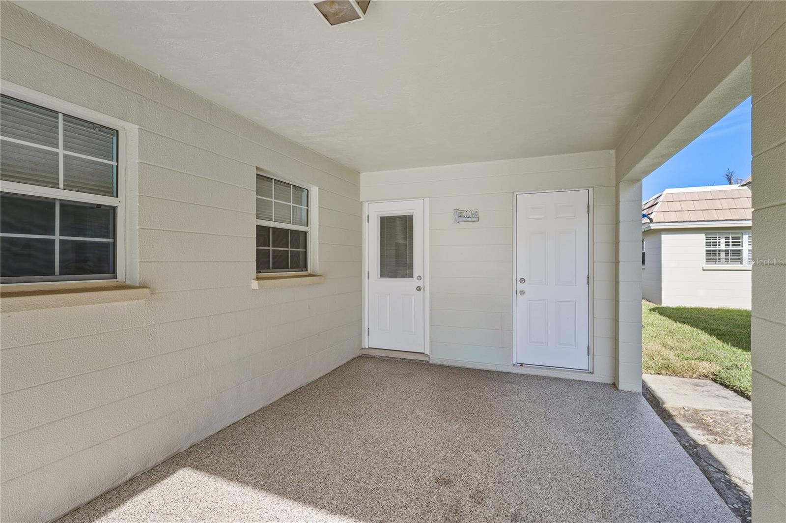 Image 23 of 28 For 6150 Midnight Pass Road 26