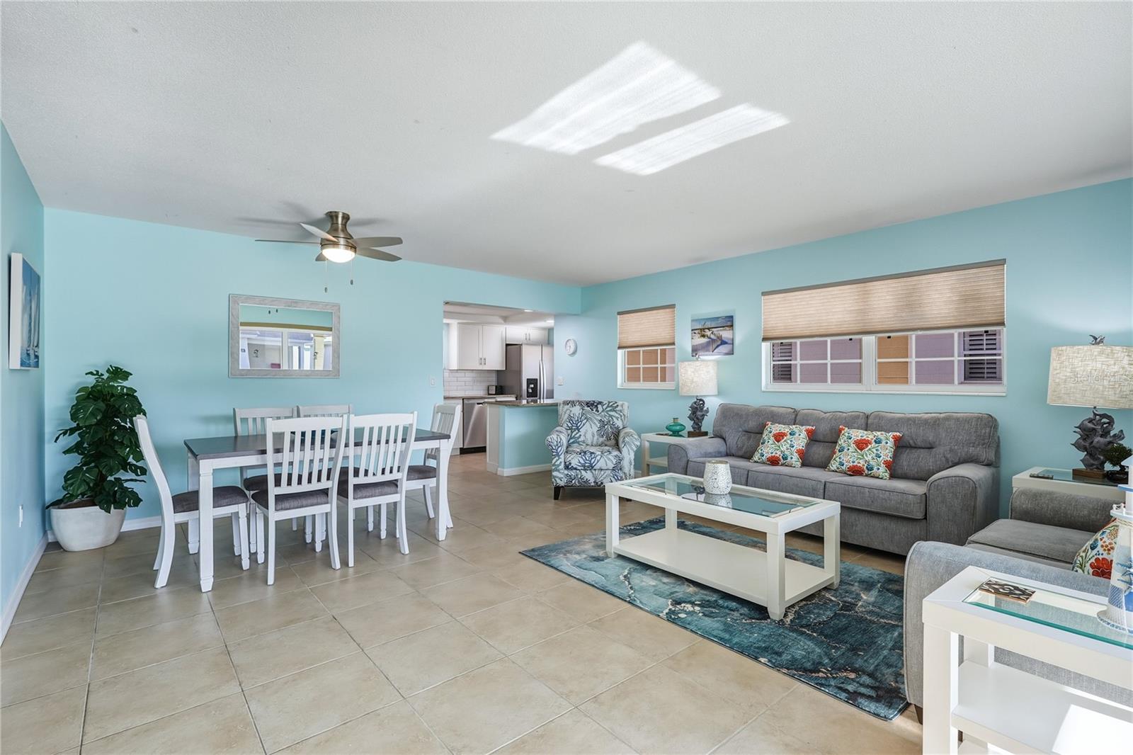 Image 4 of 28 For 6150 Midnight Pass Road 26