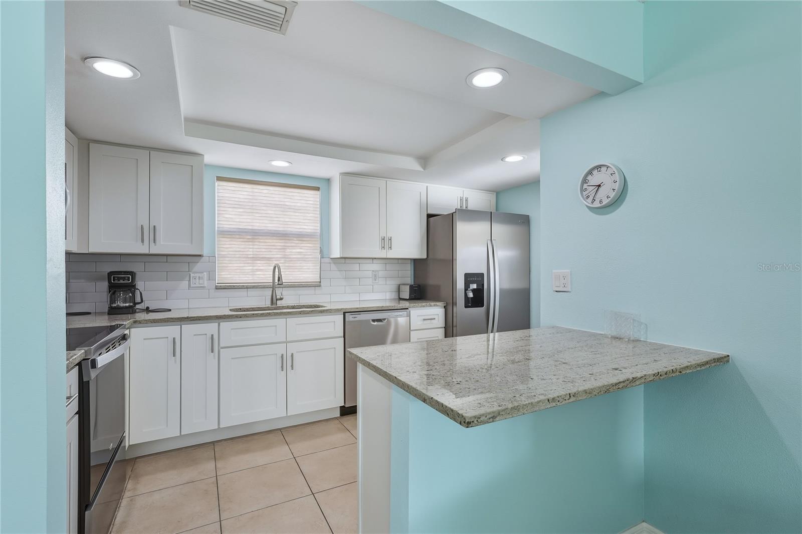 Image 7 of 28 For 6150 Midnight Pass Road 26