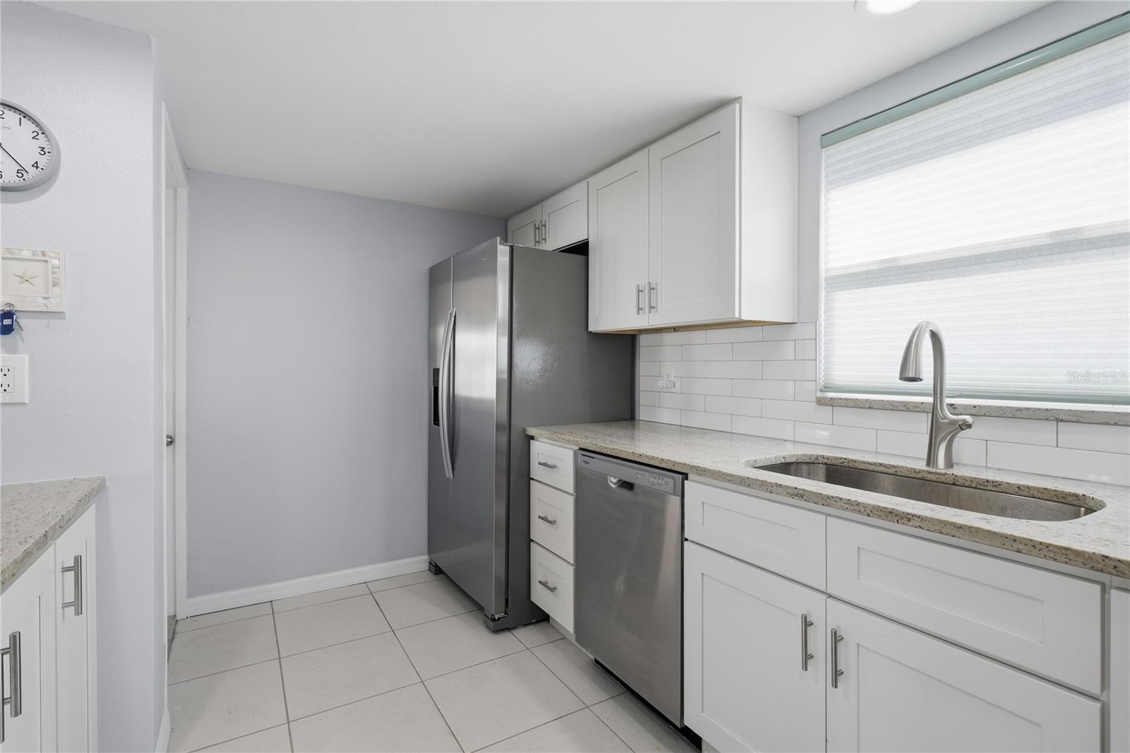 Image 14 of 30 For 6150 Midnight Pass Road 13