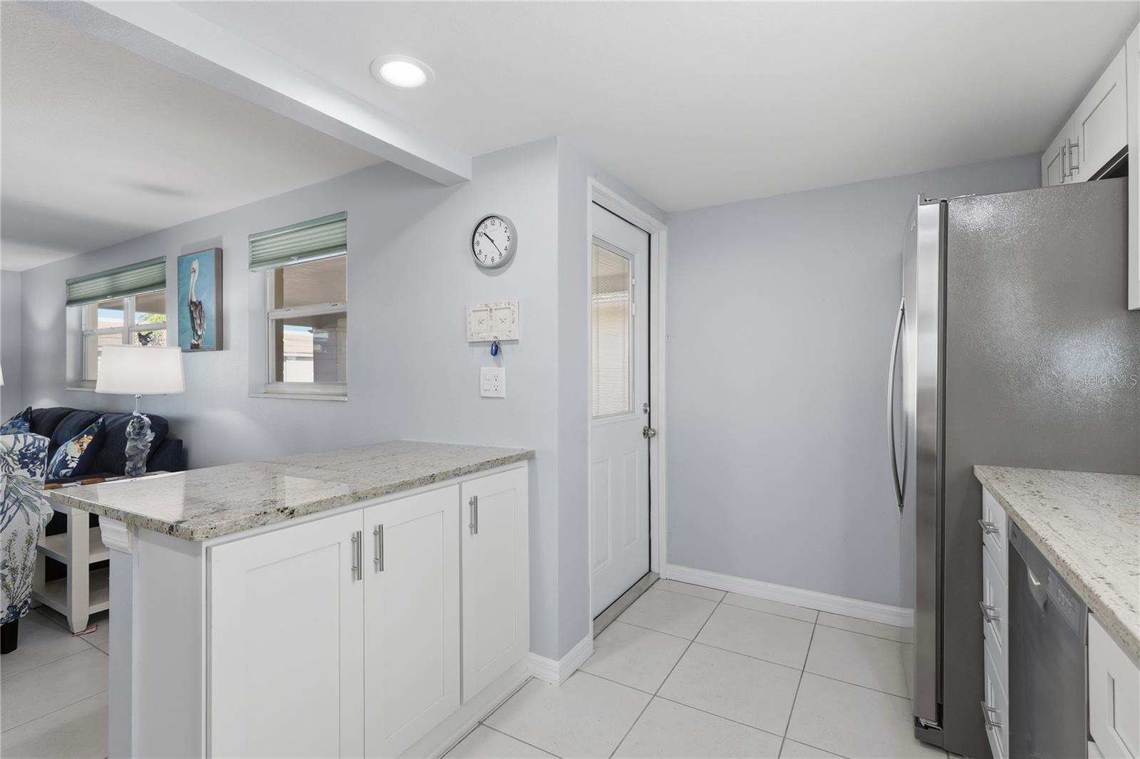 Image 15 of 30 For 6150 Midnight Pass Road 13