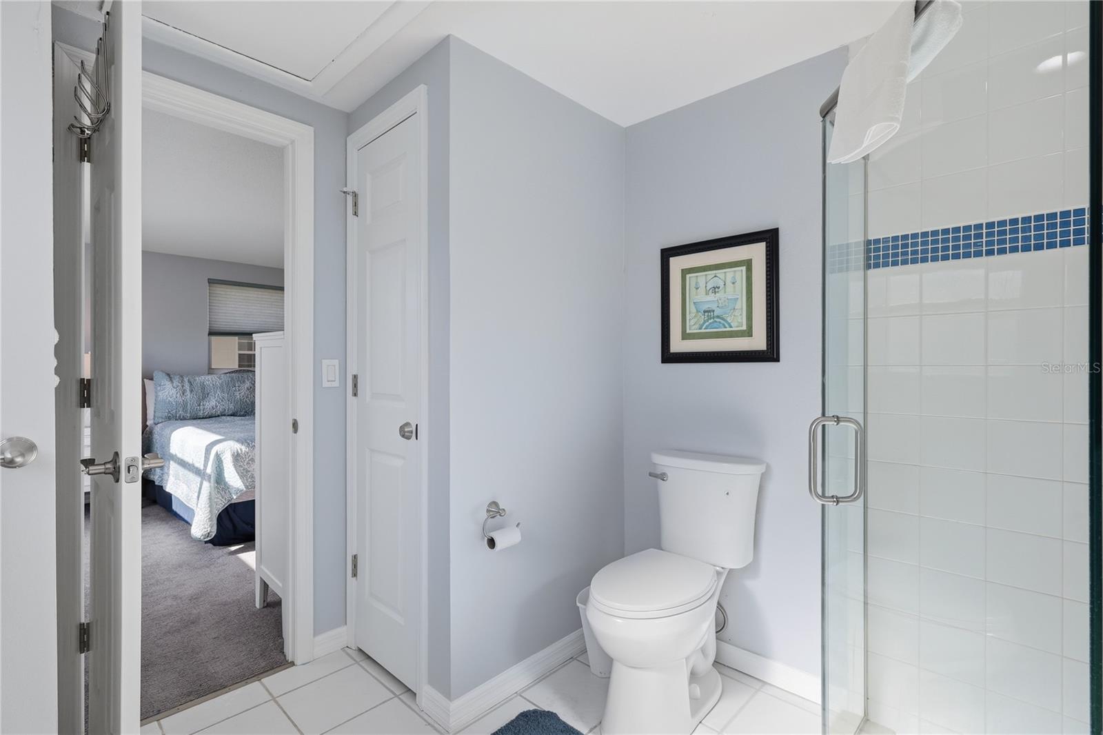 Image 21 of 30 For 6150 Midnight Pass Road 13