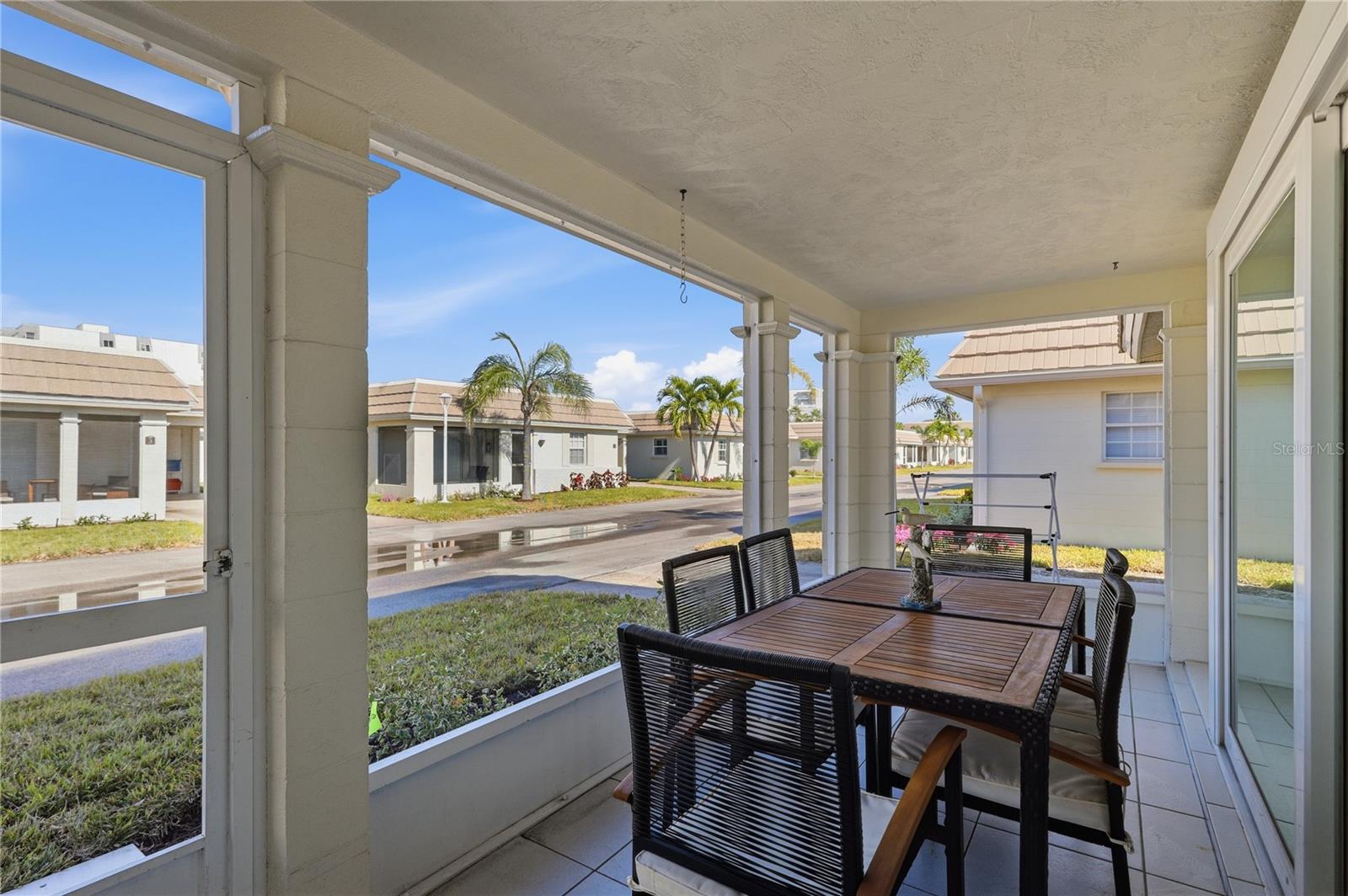 Image 27 of 30 For 6150 Midnight Pass Road 13