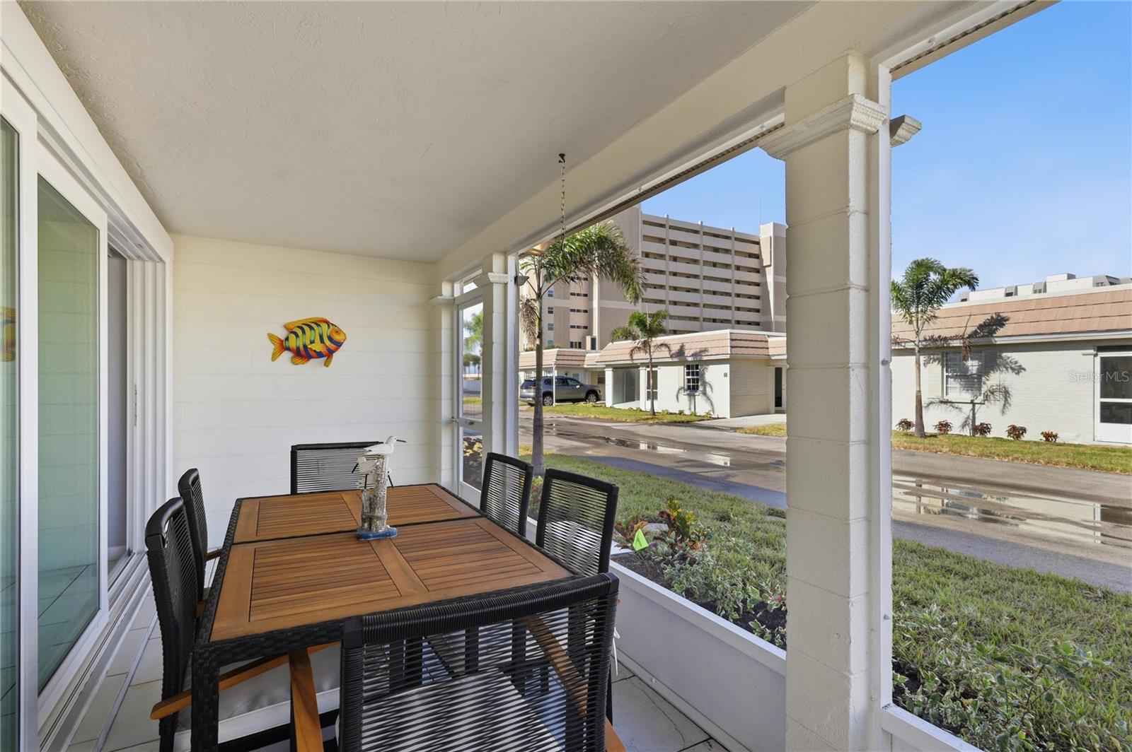 Image 28 of 30 For 6150 Midnight Pass Road 13