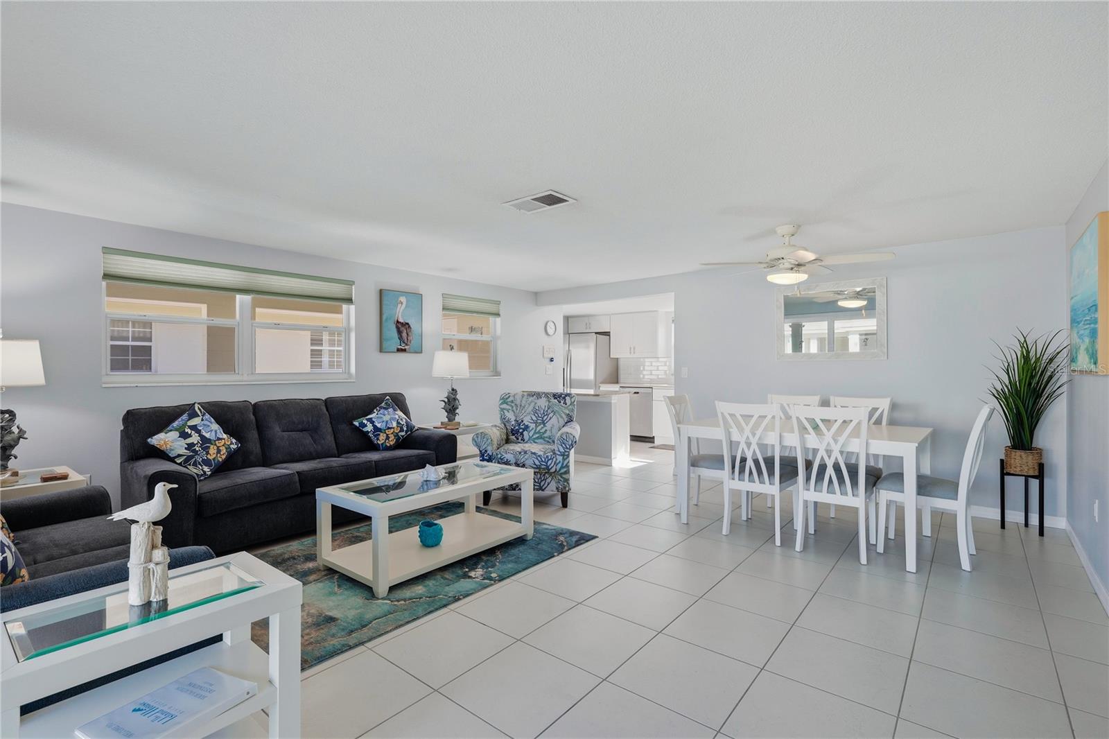 Image 7 of 30 For 6150 Midnight Pass Road 13