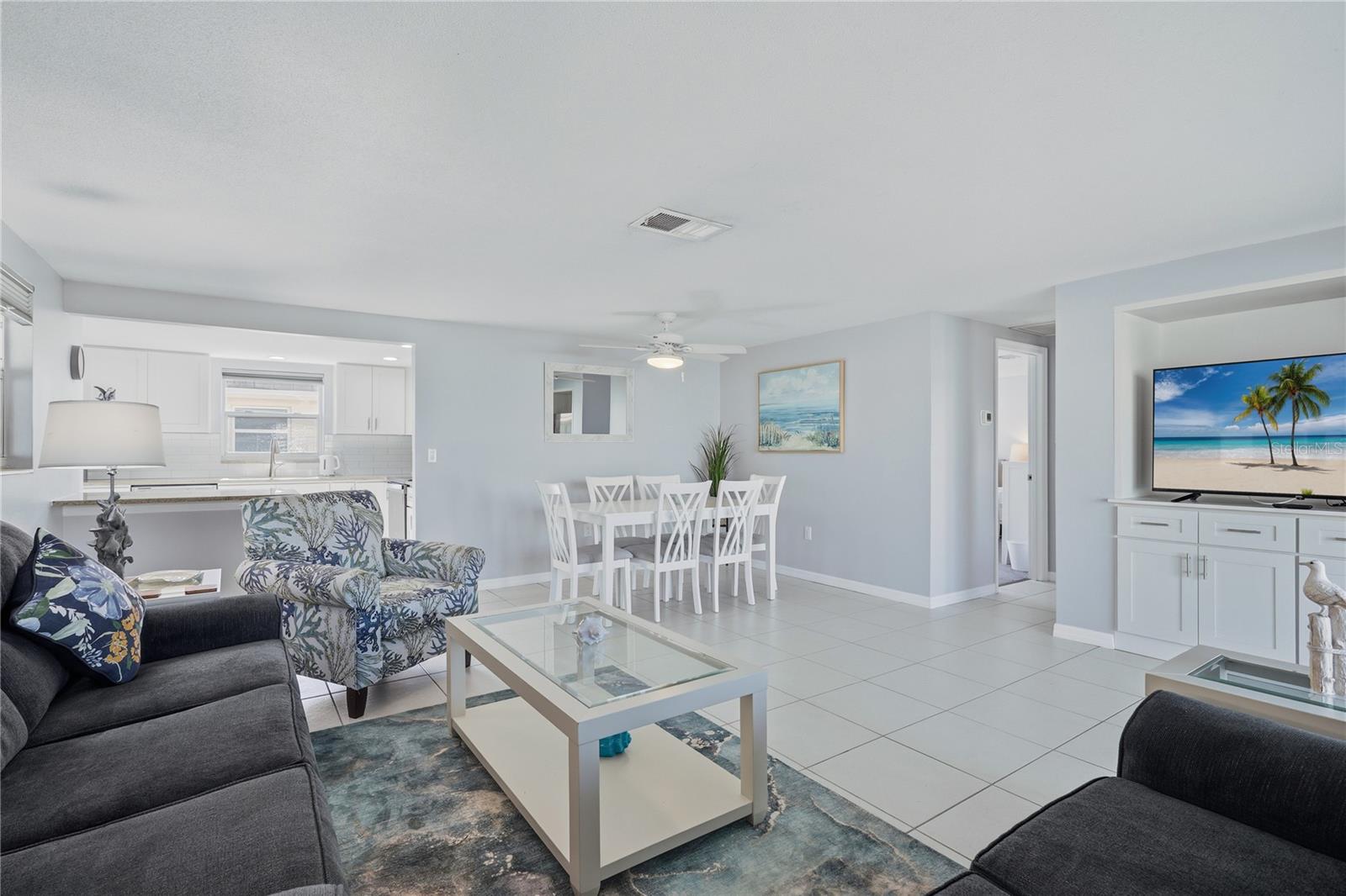 Image 8 of 30 For 6150 Midnight Pass Road 13