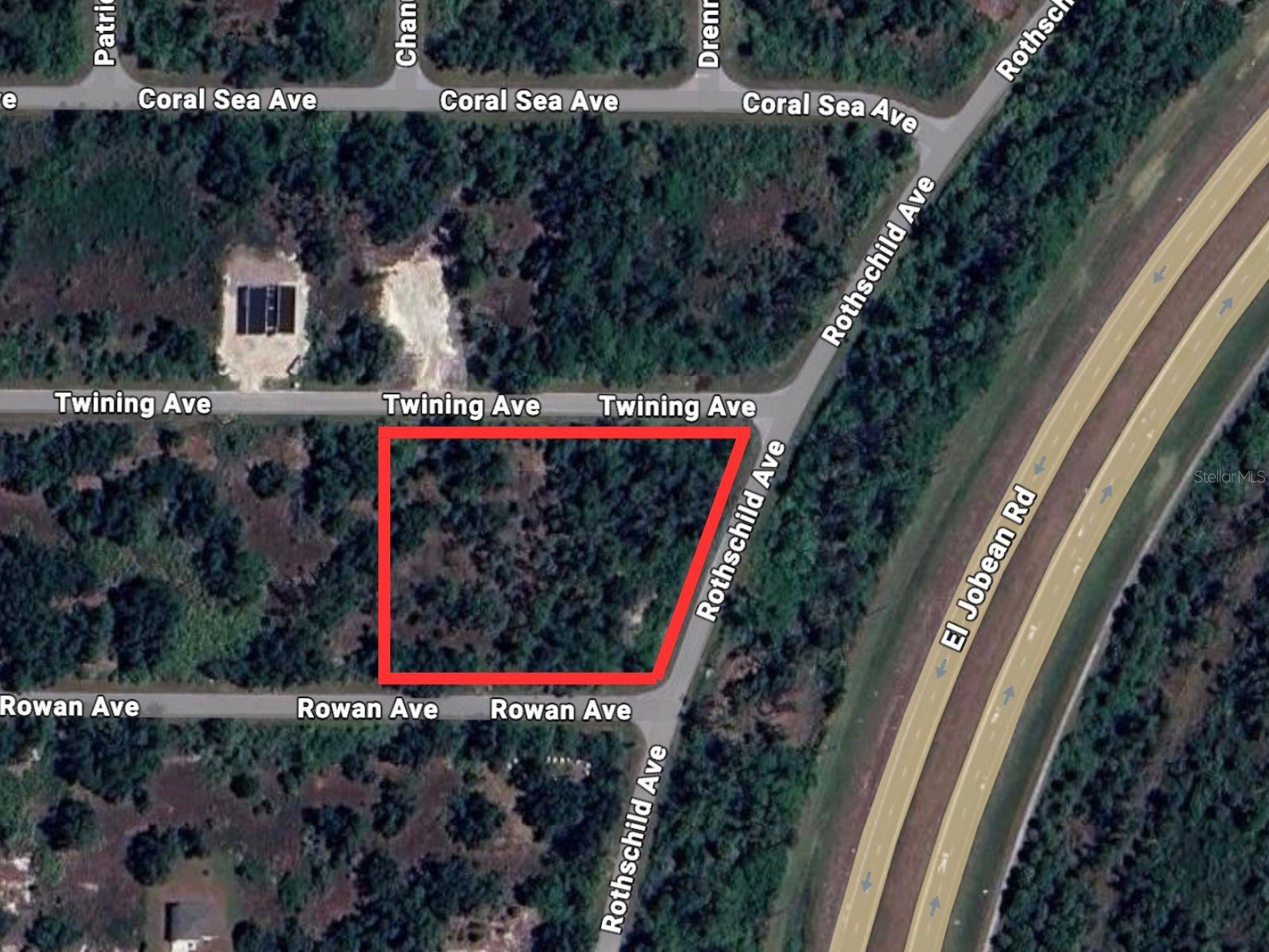 Listing photo id 4 for 14519 Twining Avenue