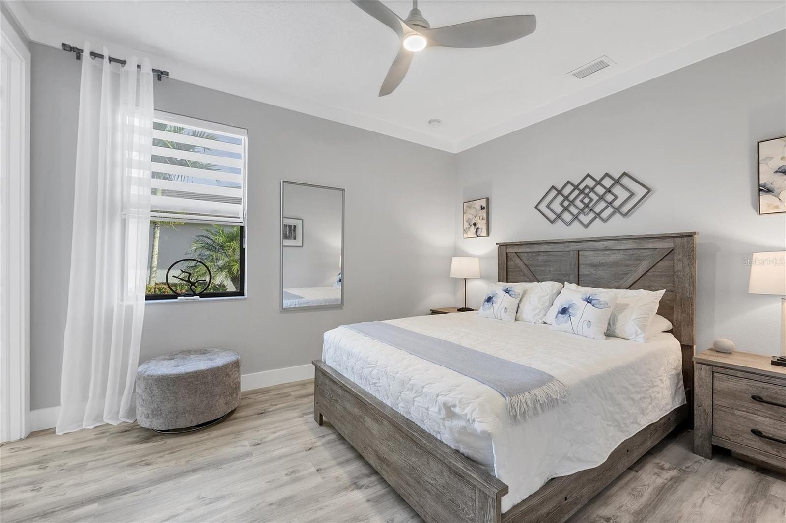 Image 22 of 60 For 4947 Surfside Circle