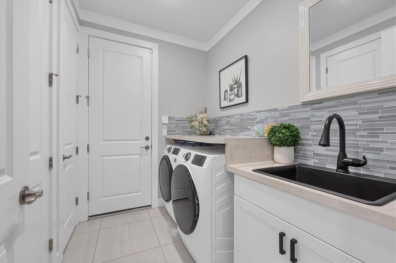 Image 29 of 60 For 4947 Surfside Circle