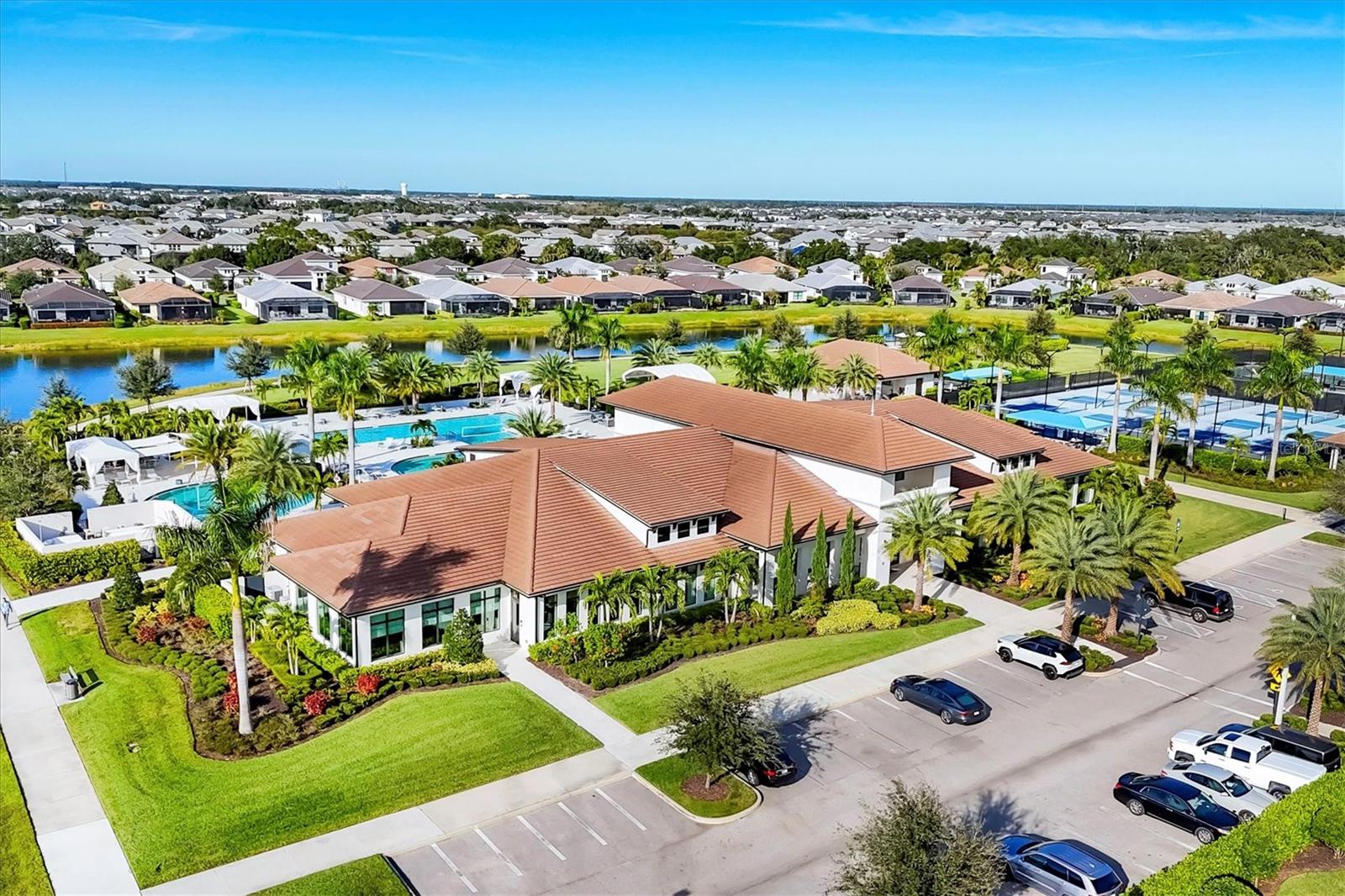 Image 42 of 60 For 4947 Surfside Circle