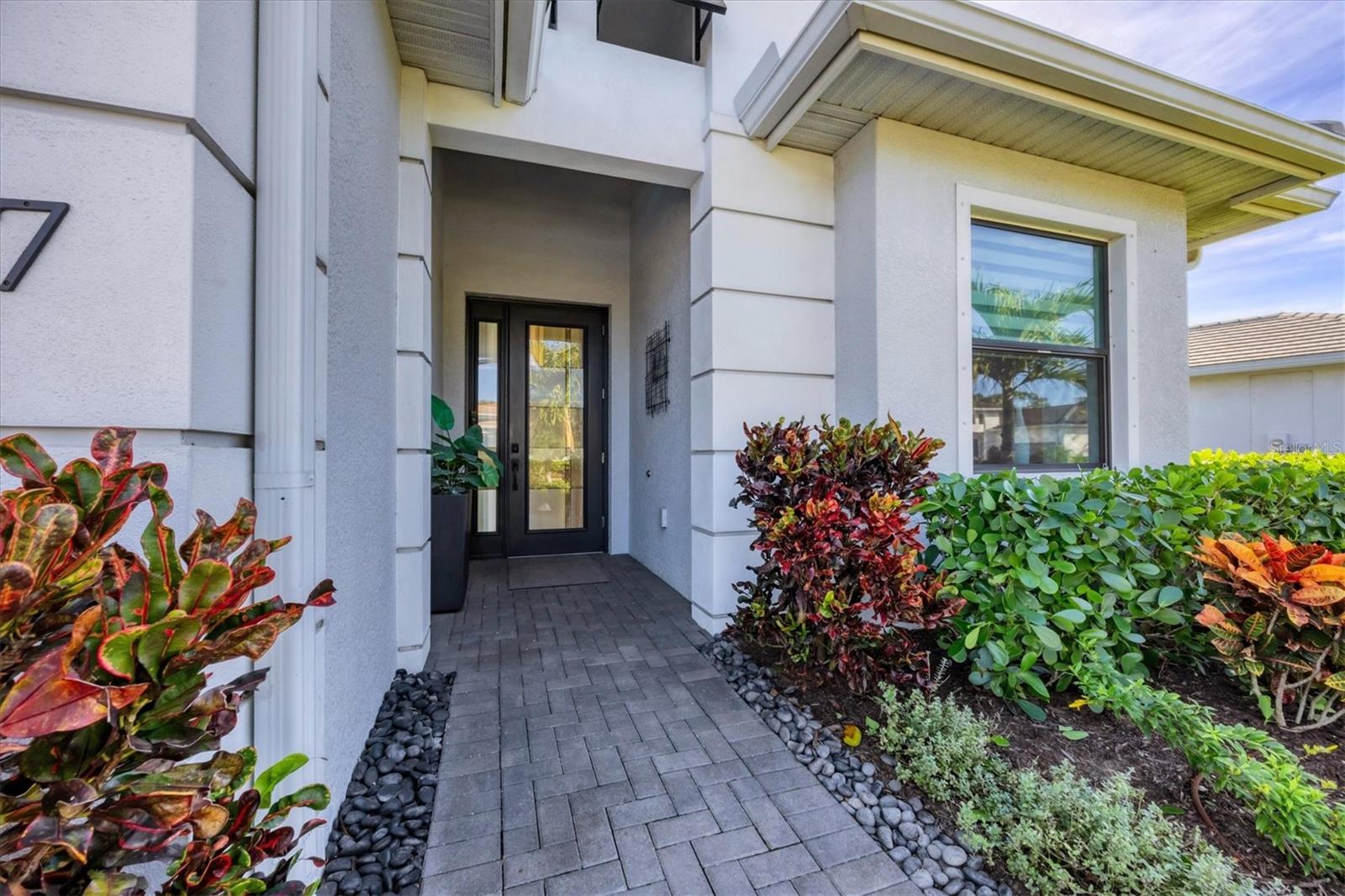 Image 5 of 60 For 4947 Surfside Circle