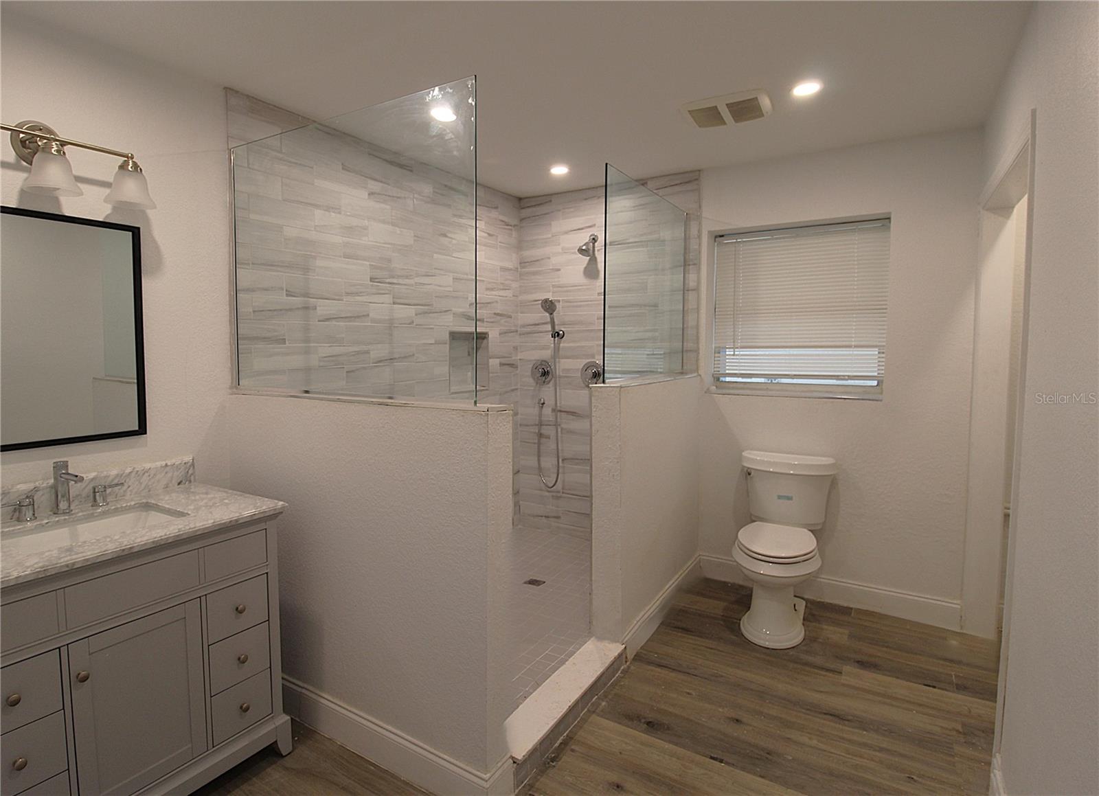 Image 9 of 16 For 2345 Floyd Street