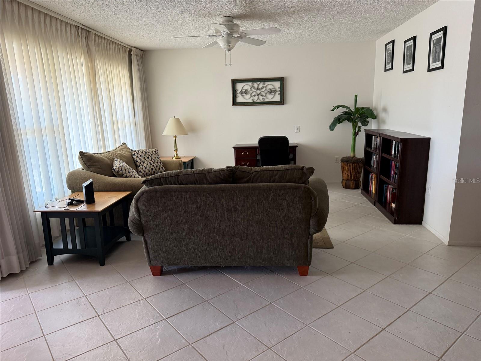 Image 32 of 52 For 819 Gondola Drive