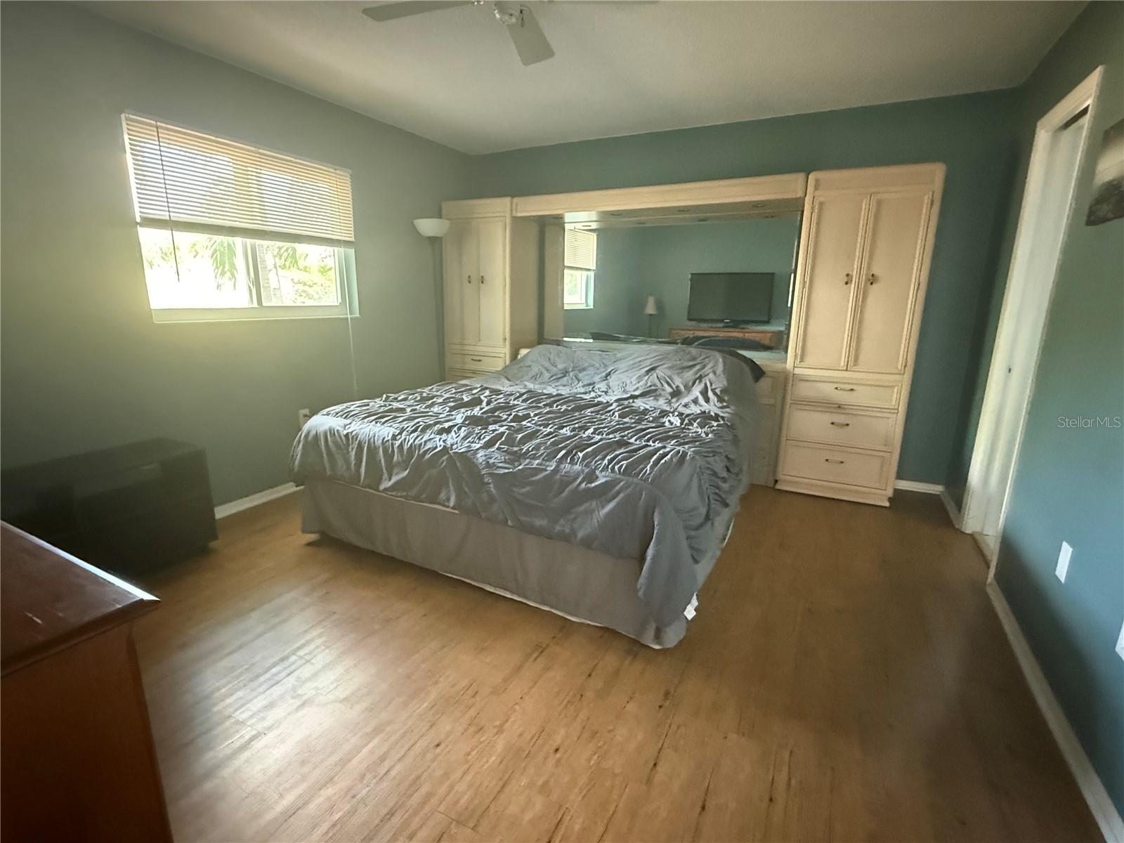 Image 38 of 52 For 819 Gondola Drive