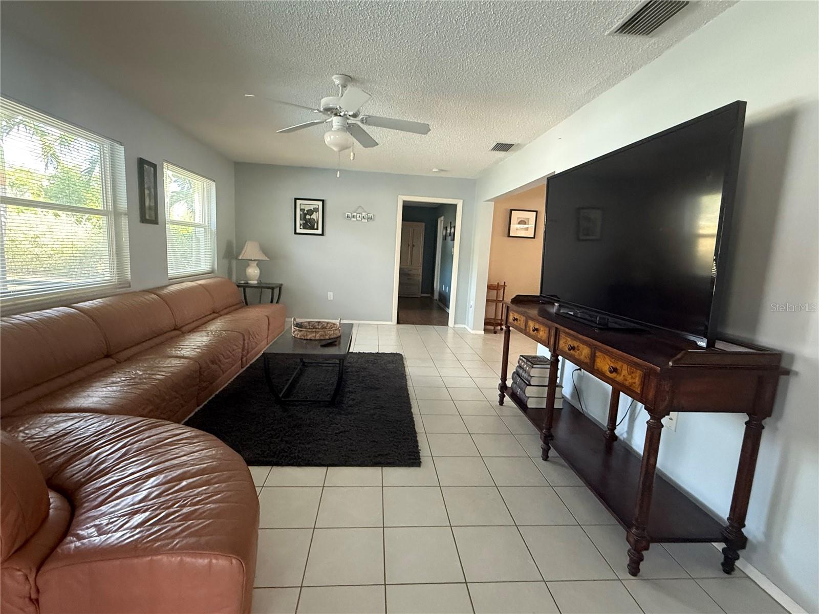 Image 42 of 52 For 819 Gondola Drive