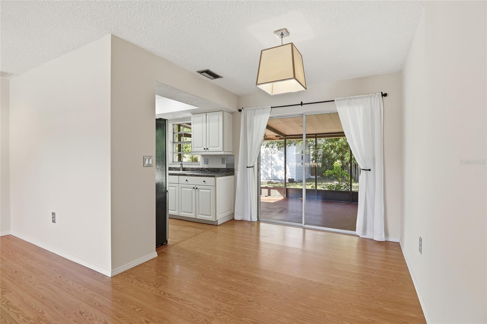 Image 10 of 30 For 3305 Island Date Circle