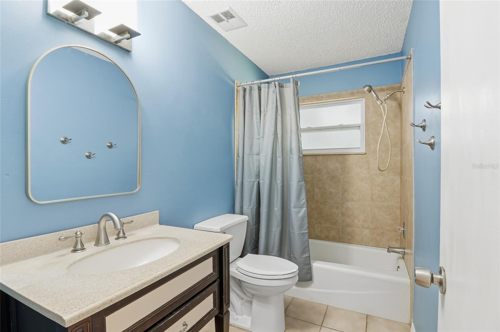 Image 18 of 30 For 3305 Island Date Circle