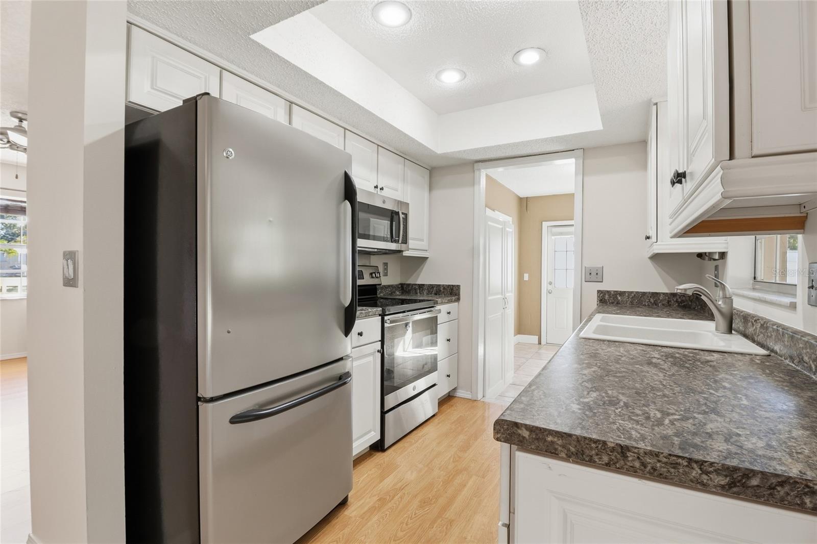 Image 7 of 30 For 3305 Island Date Circle