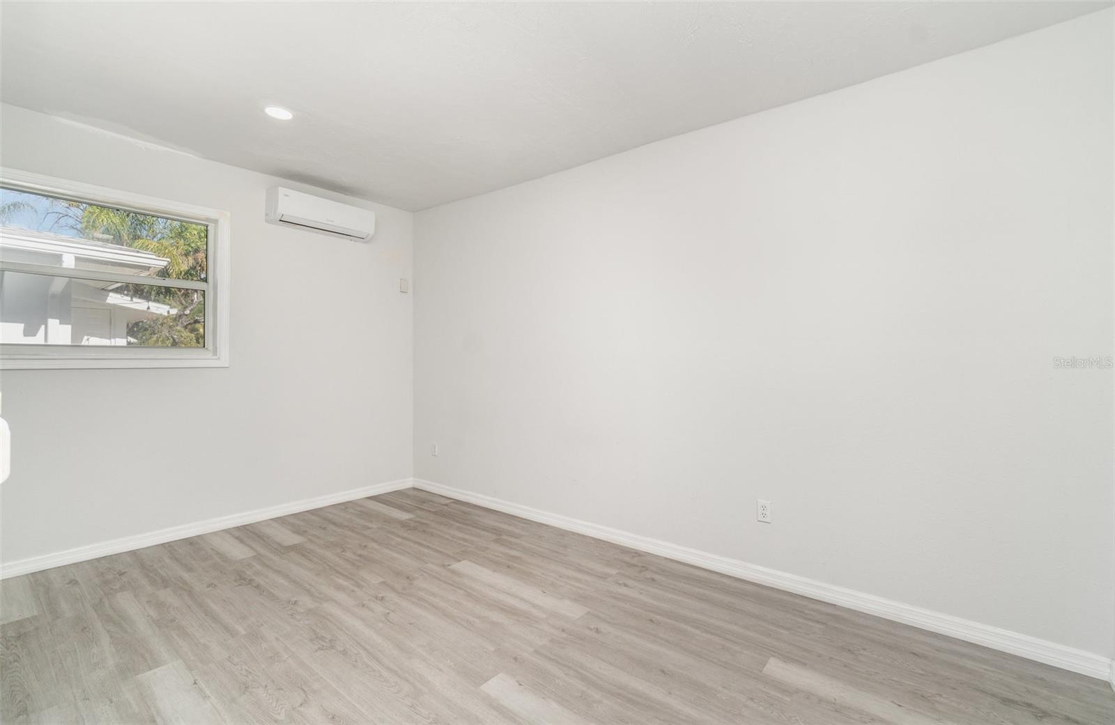 Image 17 of 28 For 116 San Rafael Avenue