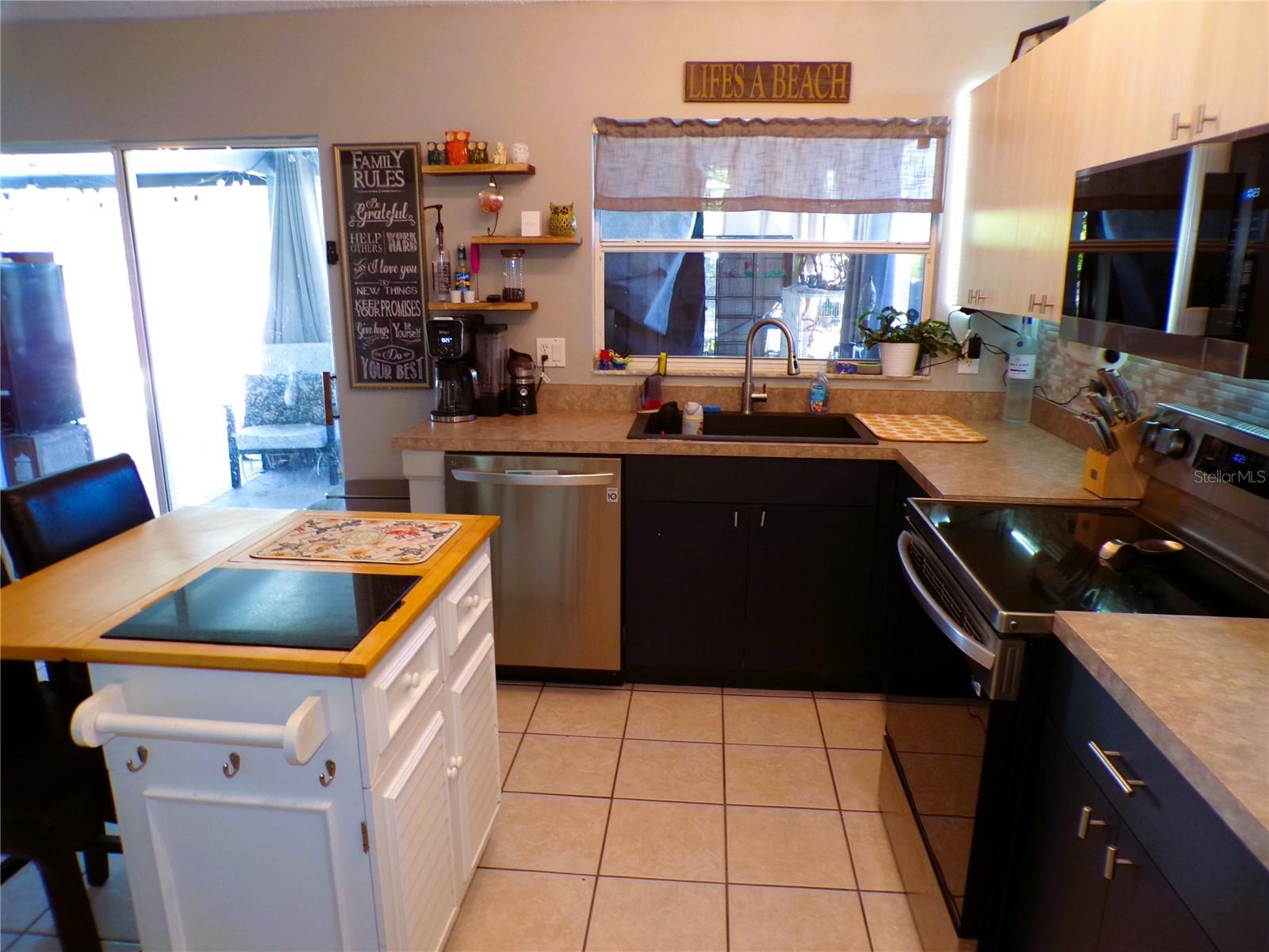 Image 14 of 38 For 6104 65th Court E