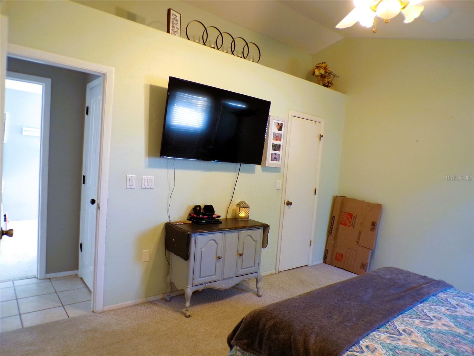 Image 21 of 38 For 6104 65th Court E