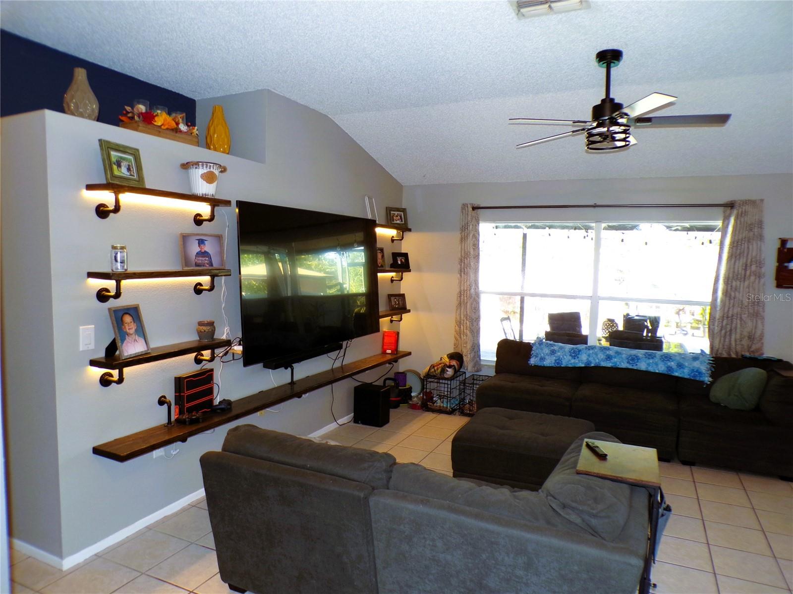 Image 4 of 38 For 6104 65th Court E