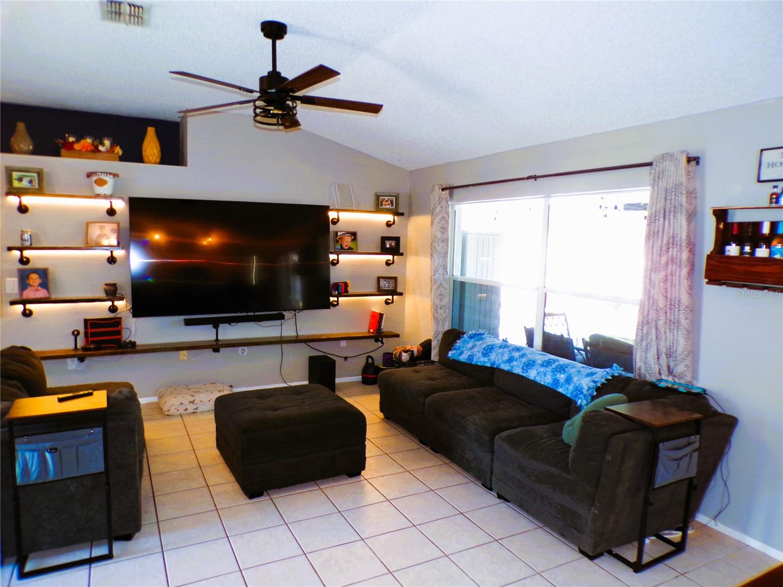 Image 7 of 38 For 6104 65th Court E