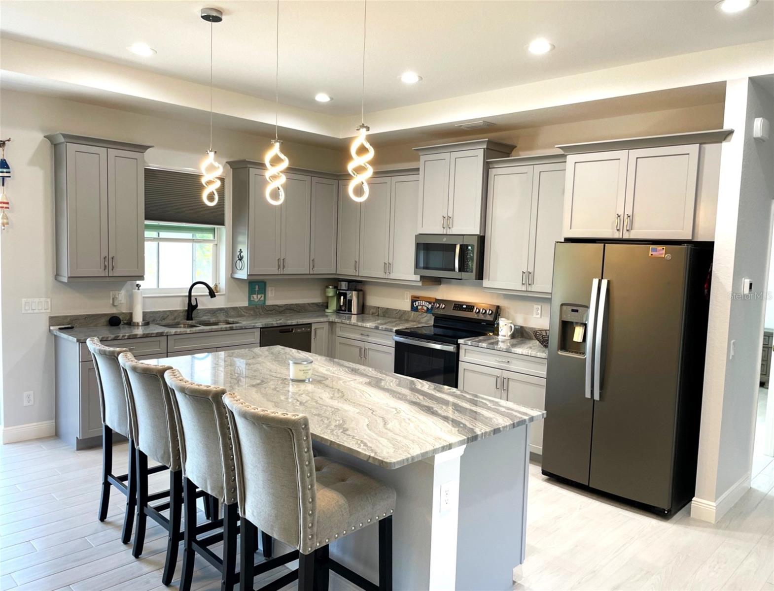 Image 11 of 53 For 549 Tarpon Boulevard Nw