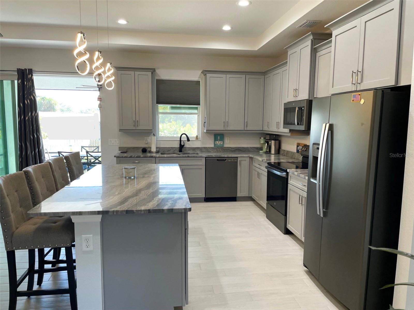 Image 12 of 53 For 549 Tarpon Boulevard Nw