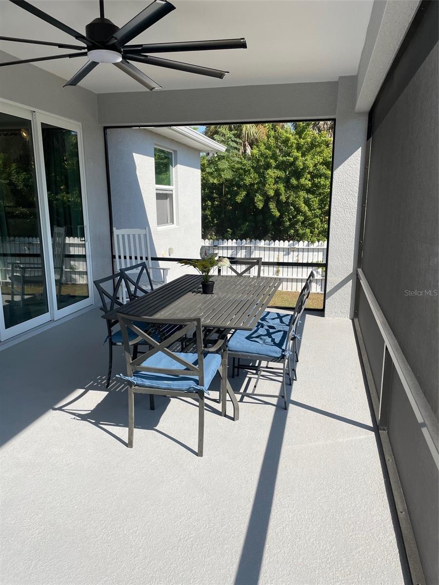 Image 20 of 53 For 549 Tarpon Boulevard Nw