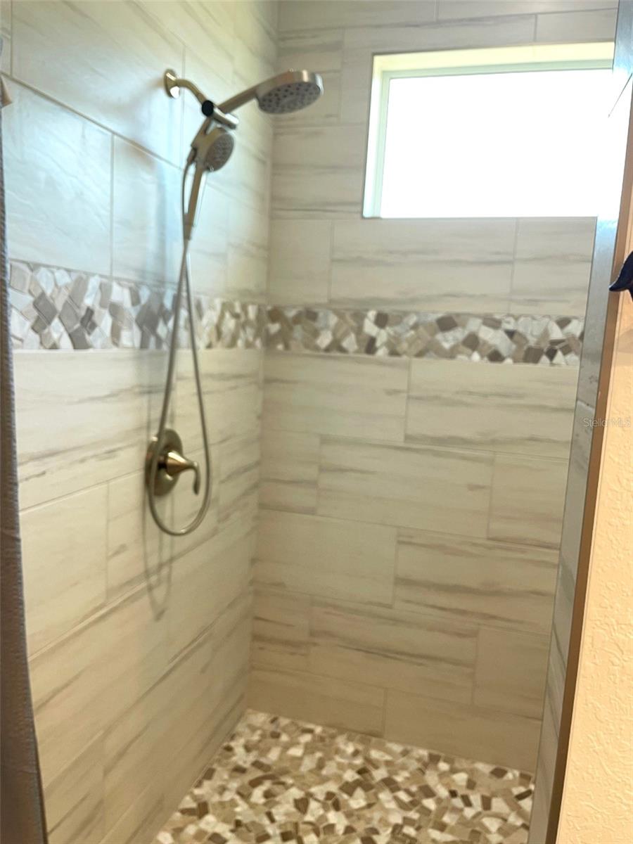 Image 30 of 53 For 549 Tarpon Boulevard Nw