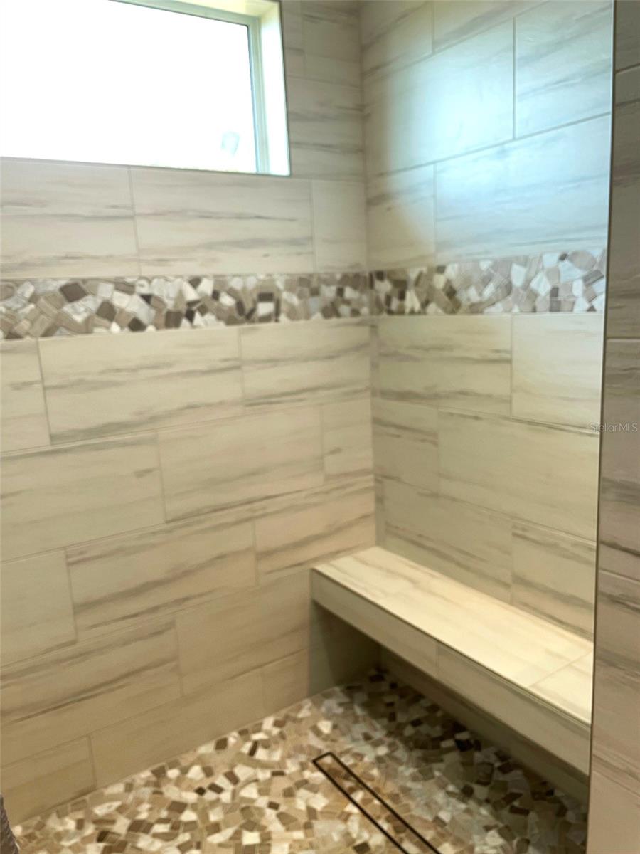 Image 31 of 53 For 549 Tarpon Boulevard Nw