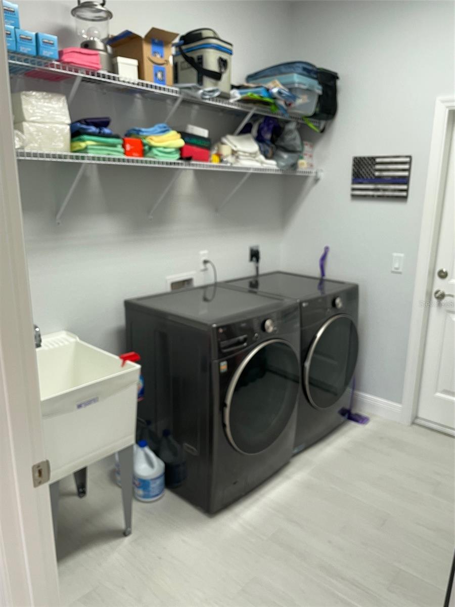 Image 35 of 53 For 549 Tarpon Boulevard Nw