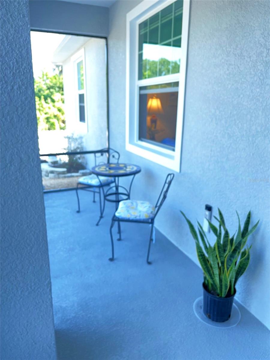 Image 7 of 53 For 549 Tarpon Boulevard Nw