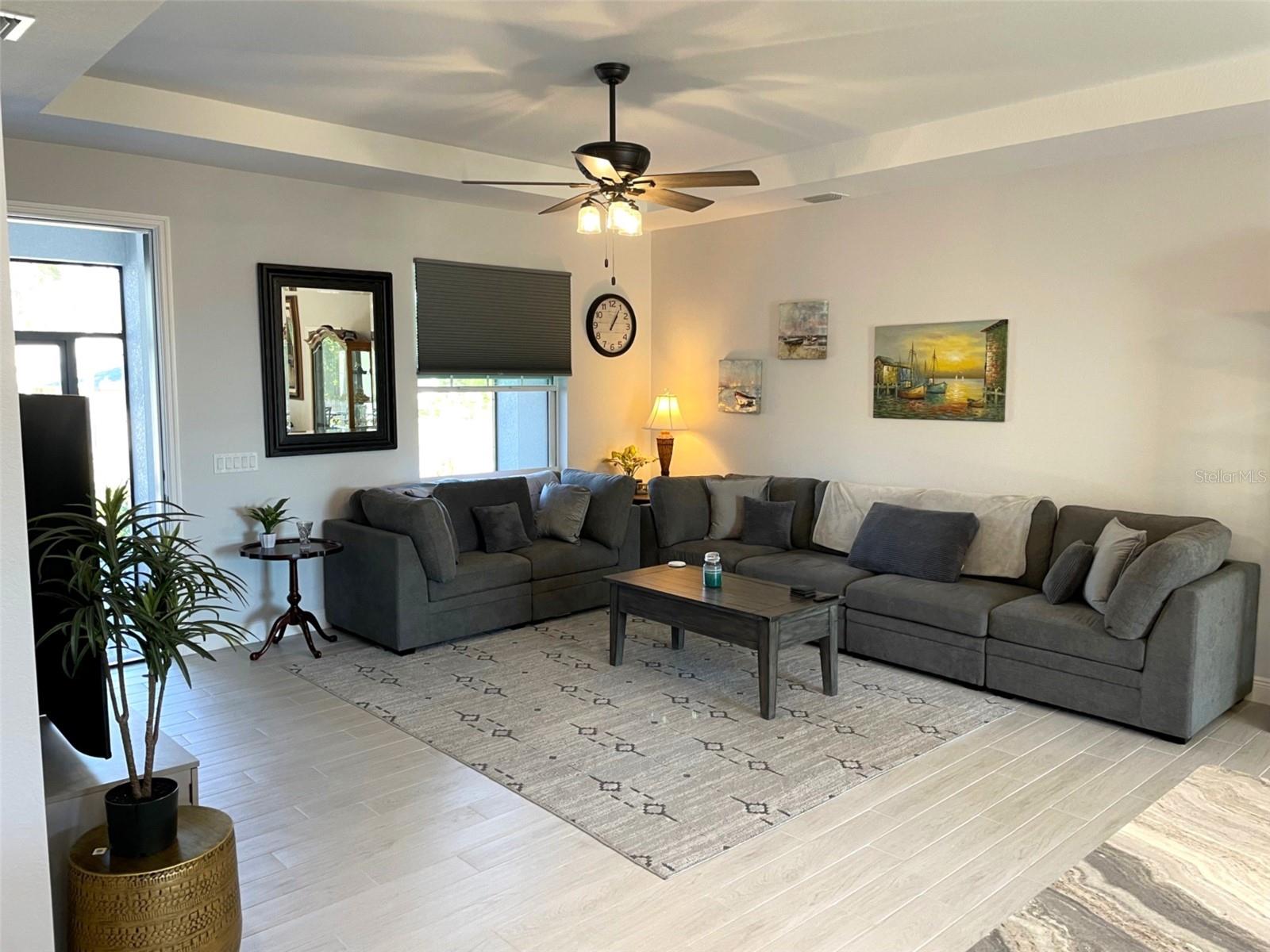 Image 9 of 53 For 549 Tarpon Boulevard Nw