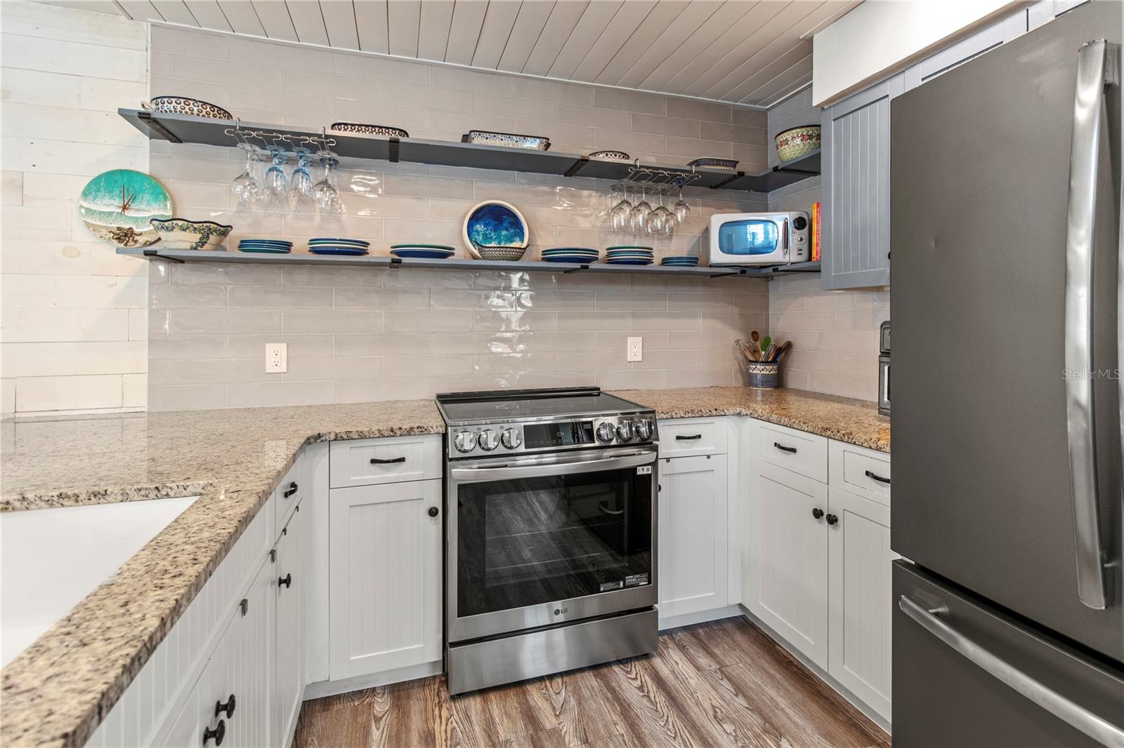 Image 12 of 77 For 6250 Holmes Boulevard 51