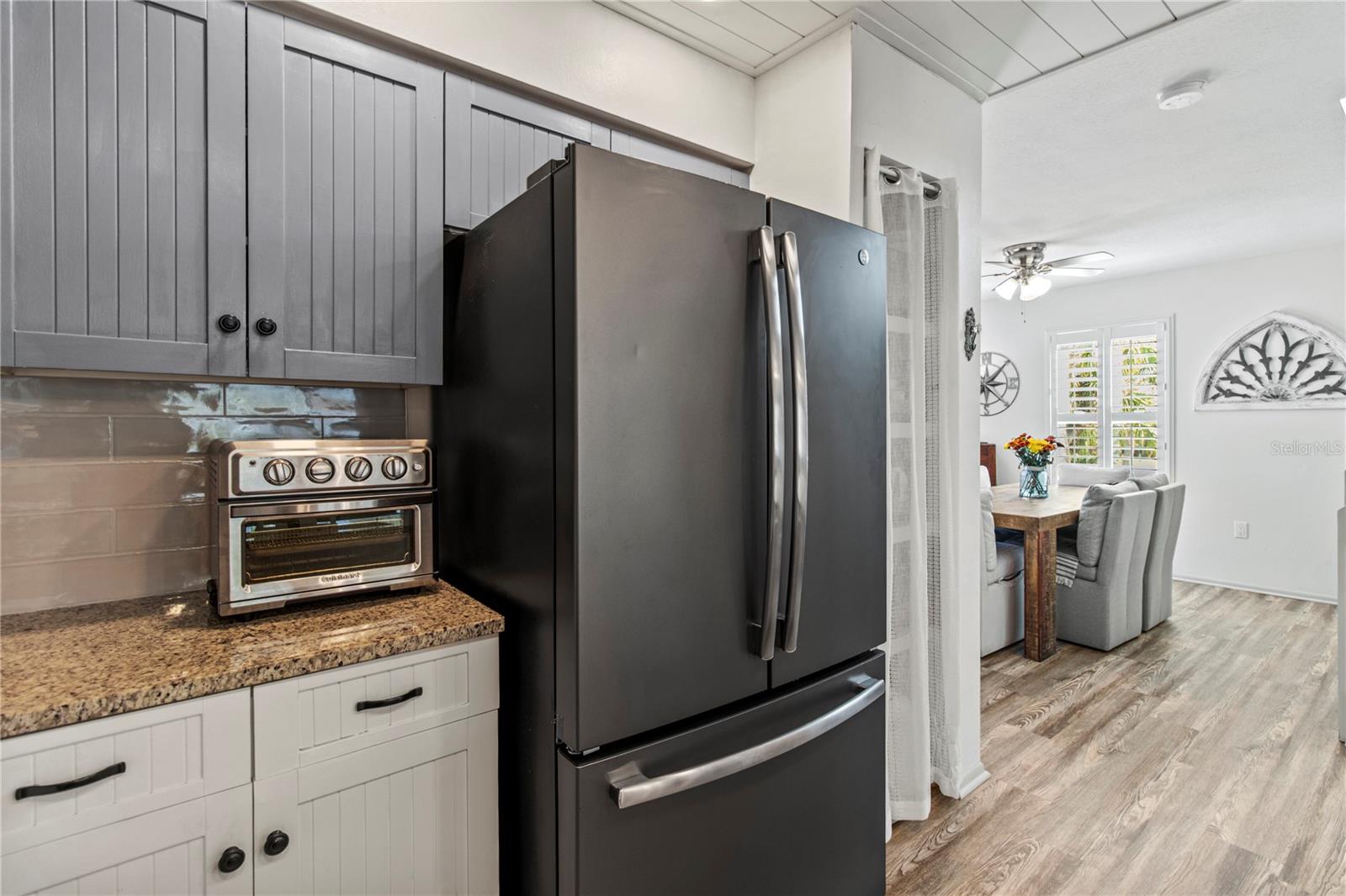 Image 13 of 77 For 6250 Holmes Boulevard 51