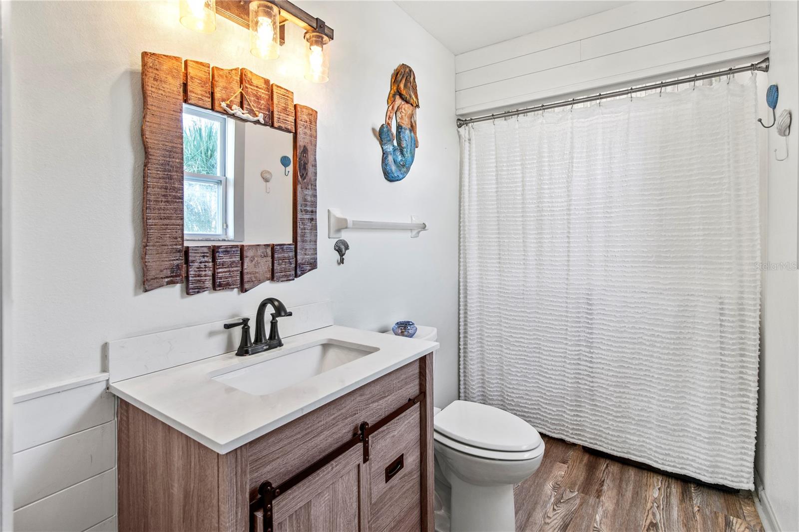 Image 19 of 77 For 6250 Holmes Boulevard 51