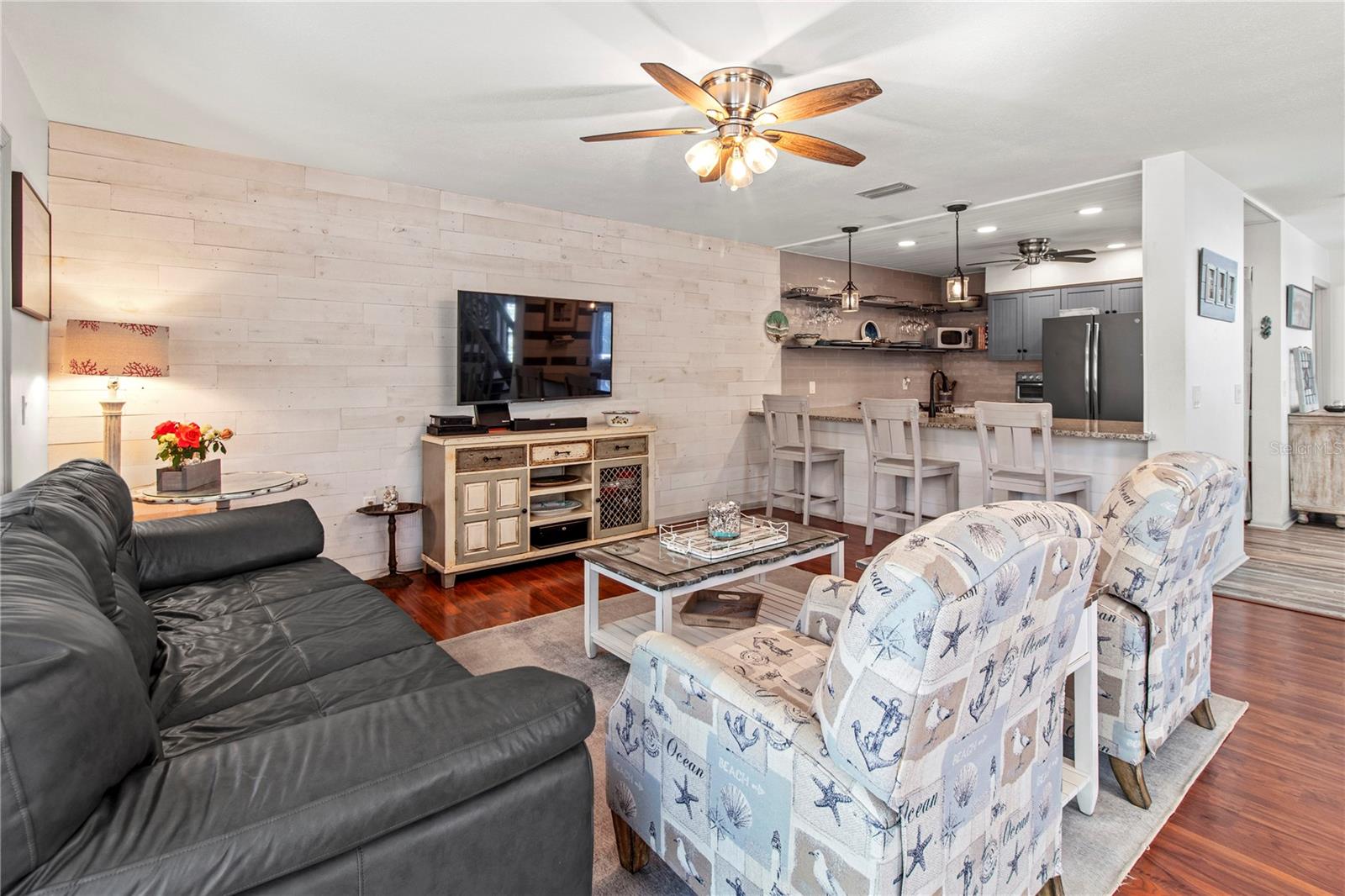 Image 24 of 77 For 6250 Holmes Boulevard 51