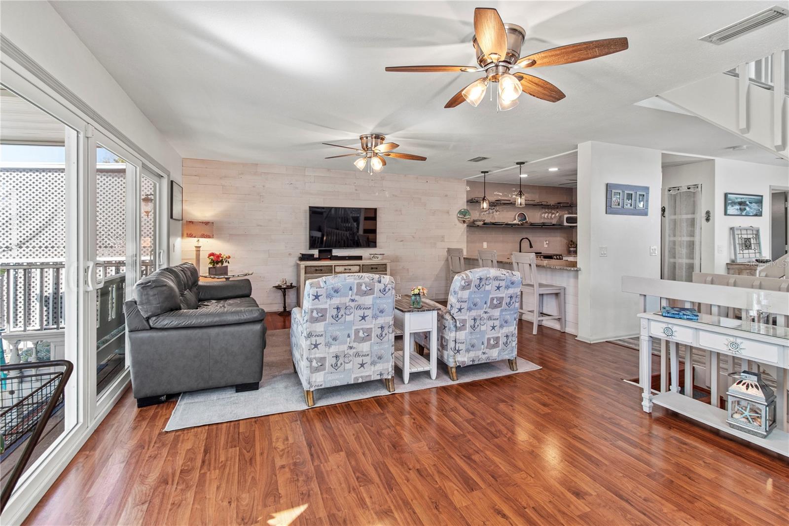 Image 27 of 77 For 6250 Holmes Boulevard 51