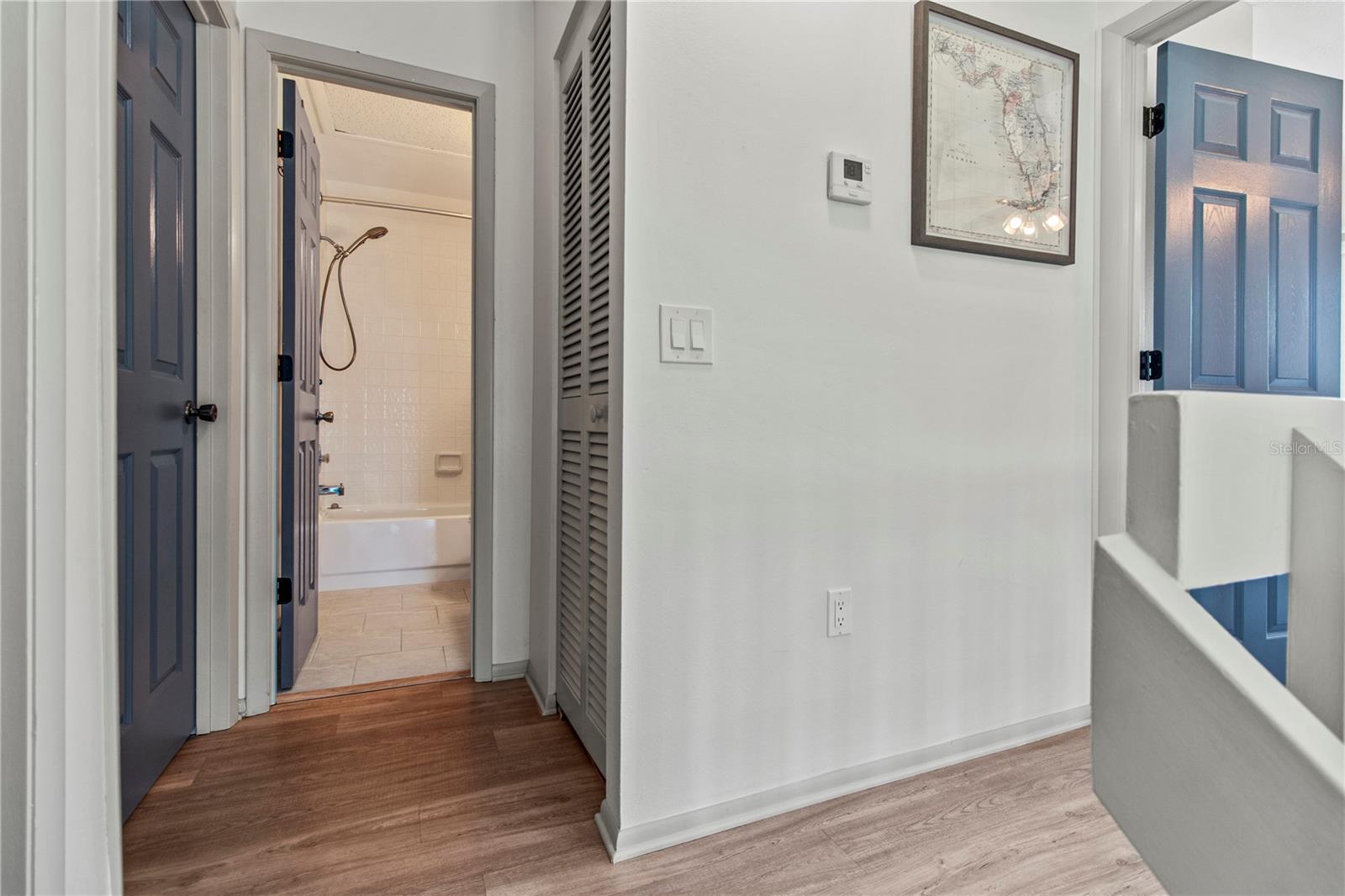 Image 33 of 77 For 6250 Holmes Boulevard 51