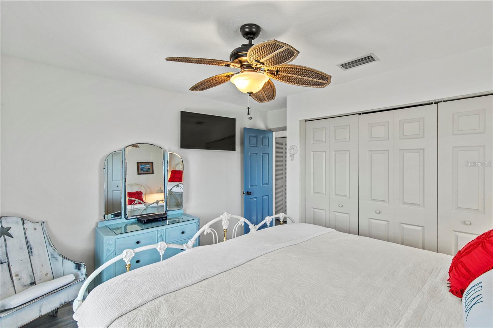 Image 35 of 77 For 6250 Holmes Boulevard 51