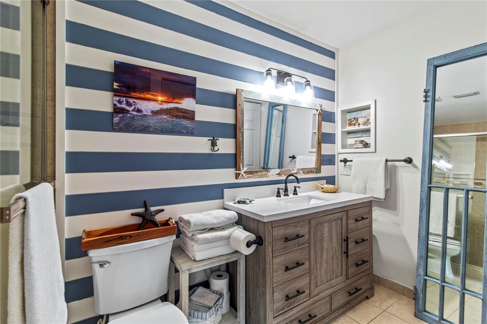 Image 44 of 77 For 6250 Holmes Boulevard 51