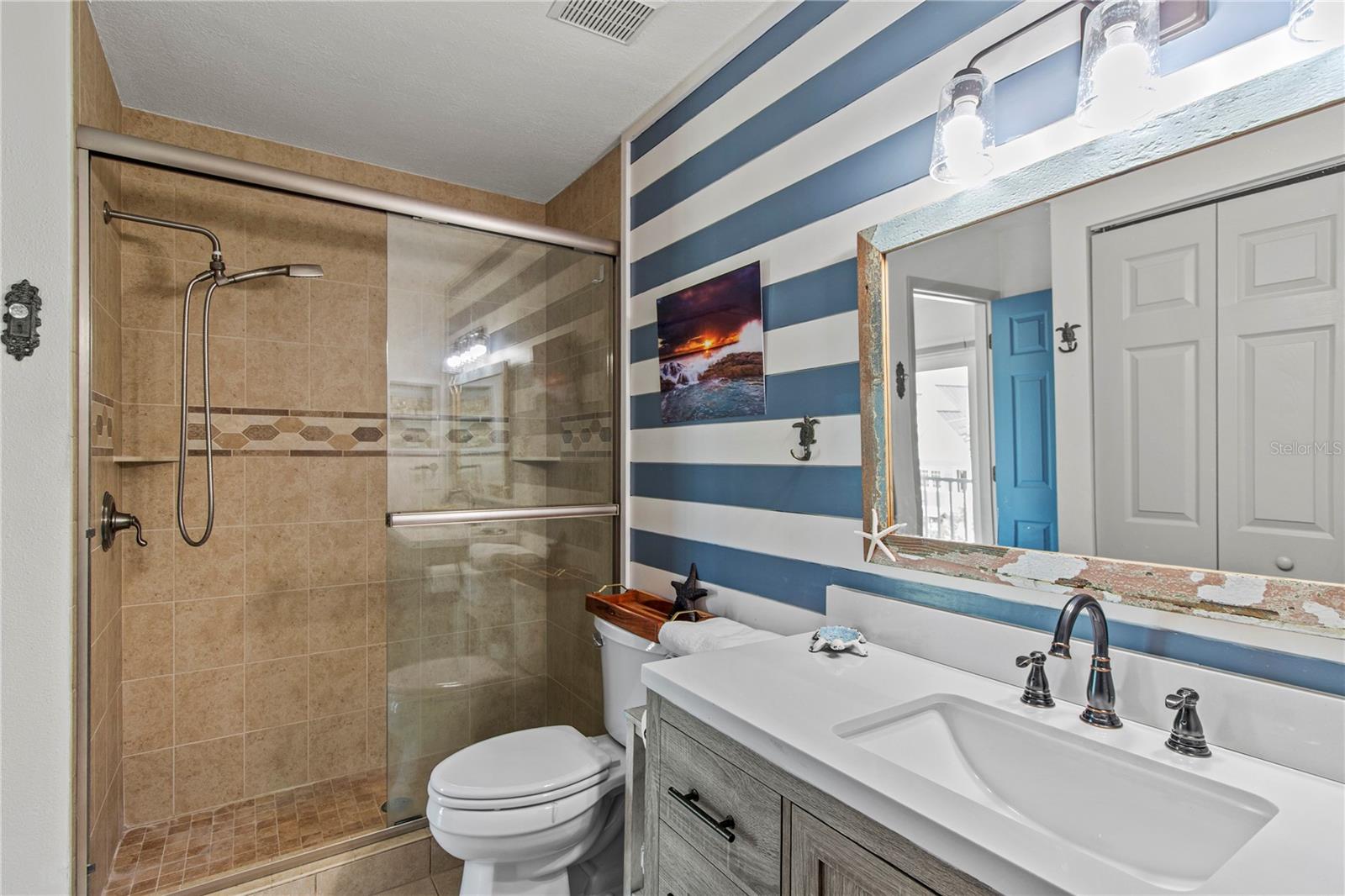 Image 45 of 77 For 6250 Holmes Boulevard 51