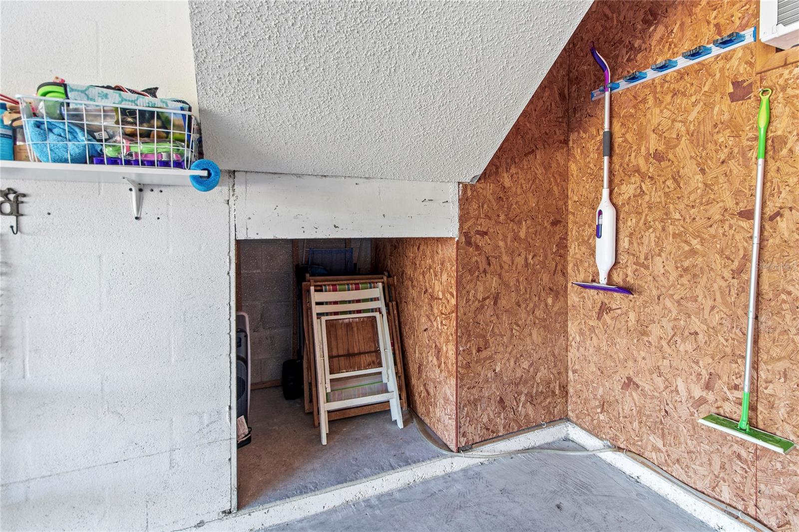 Image 50 of 77 For 6250 Holmes Boulevard 51