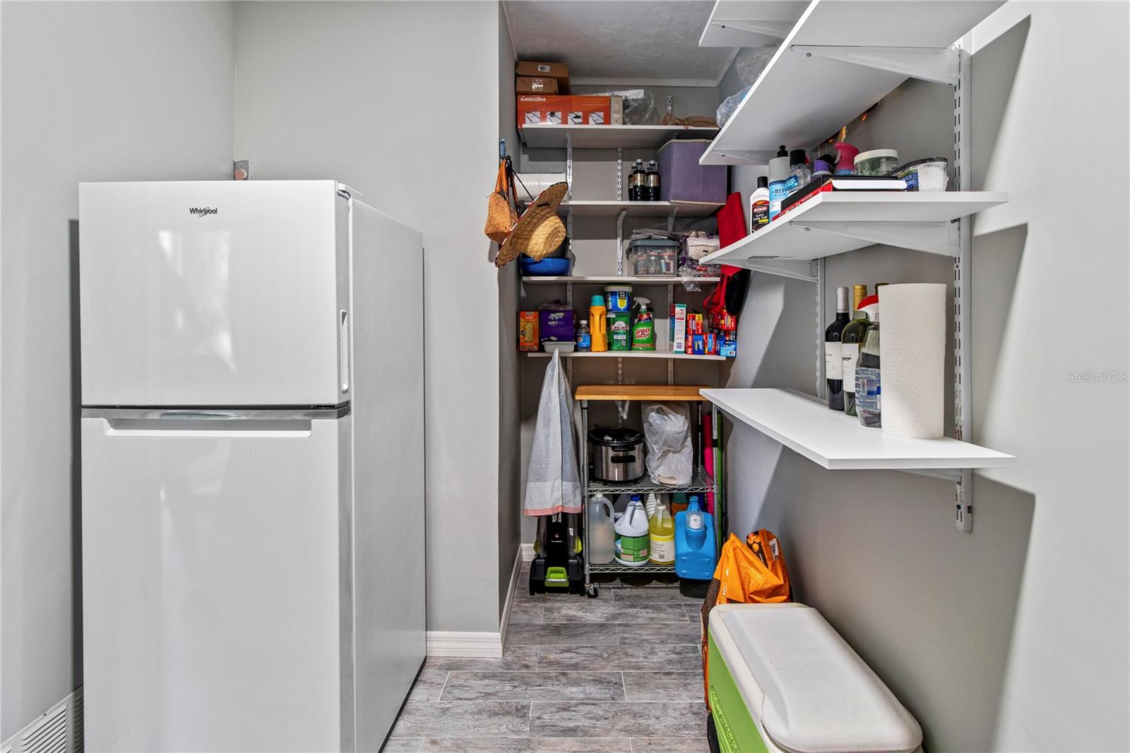 Image 53 of 77 For 6250 Holmes Boulevard 51