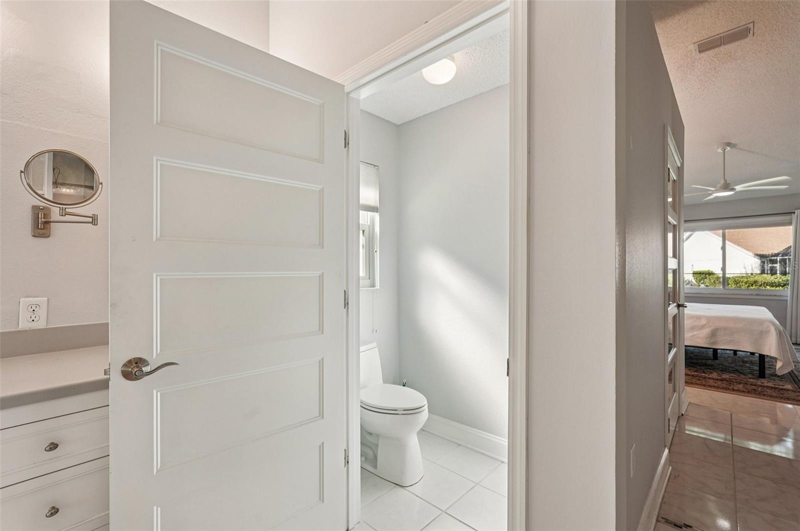 Image 16 of 39 For 3821 Garden Lakes Estates Drive