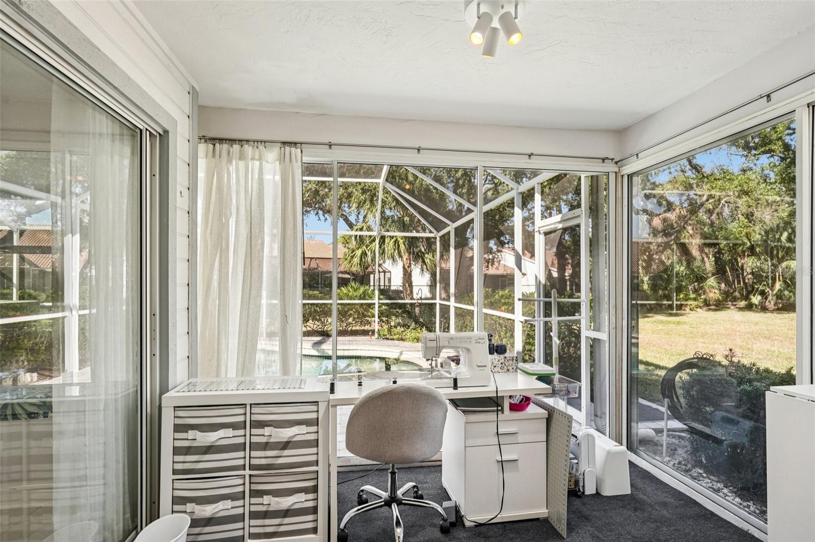 Image 24 of 39 For 3821 Garden Lakes Estates Drive