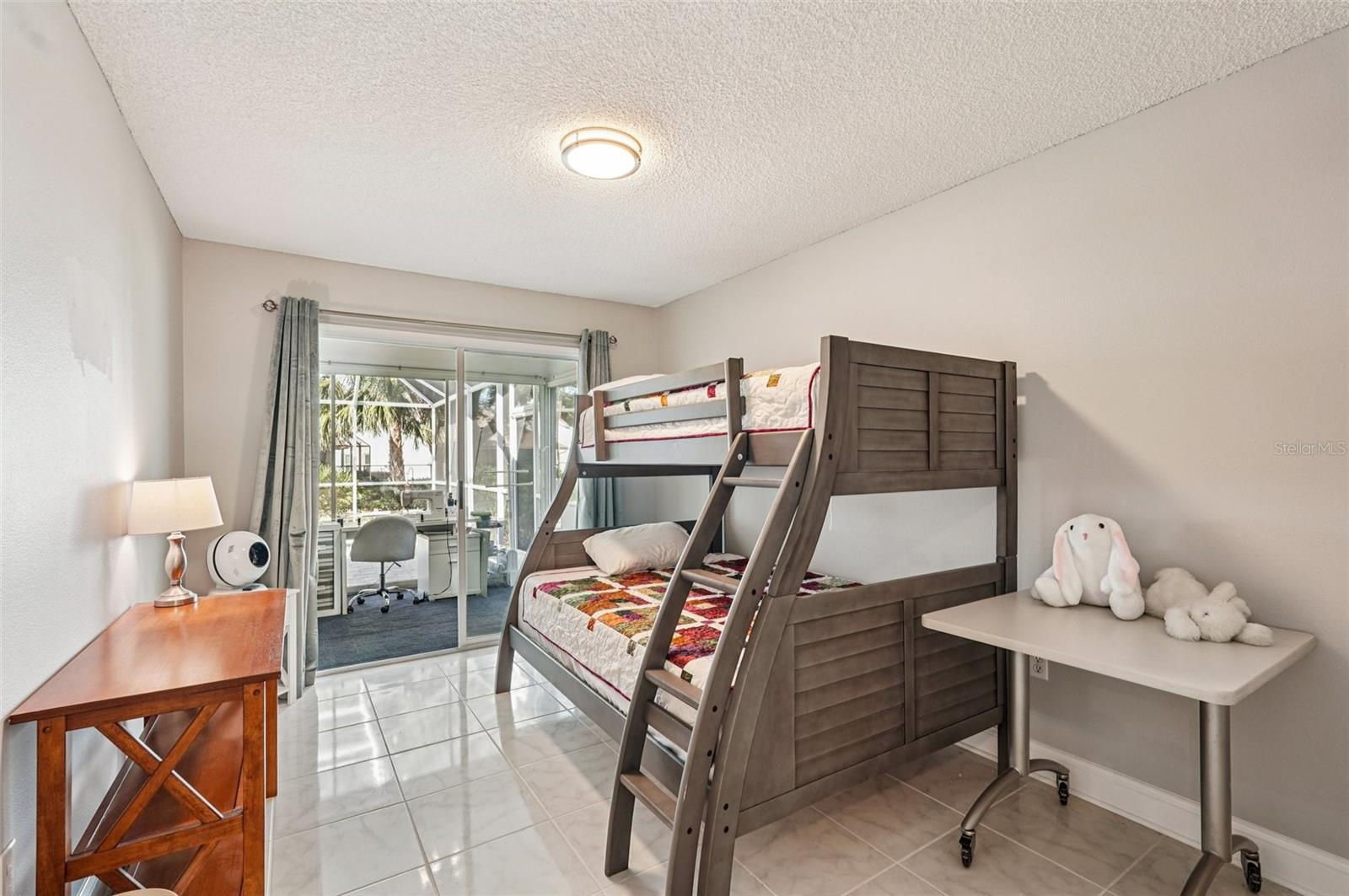 Image 25 of 39 For 3821 Garden Lakes Estates Drive