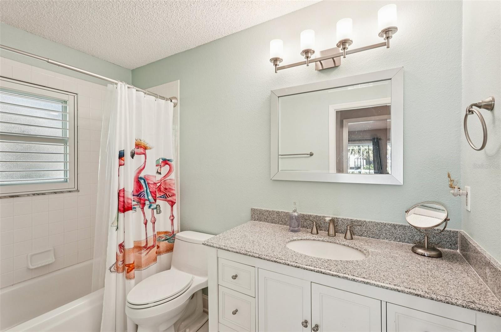 Image 27 of 39 For 3821 Garden Lakes Estates Drive